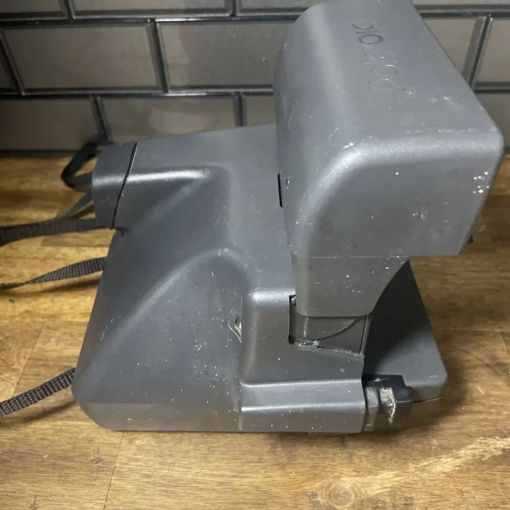 Vintage Polaroid One Step Close Up 600 Film Instant Camera with Strap - Works